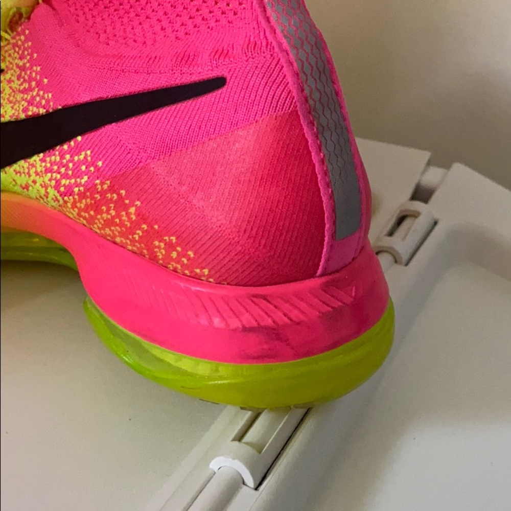 Nike - Picture 5 of 6